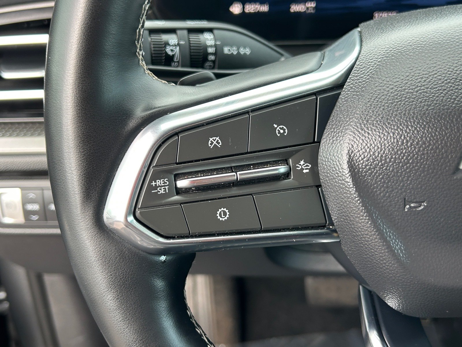 2025 Chevrolet Traverse LT — photo 29 thumbnail