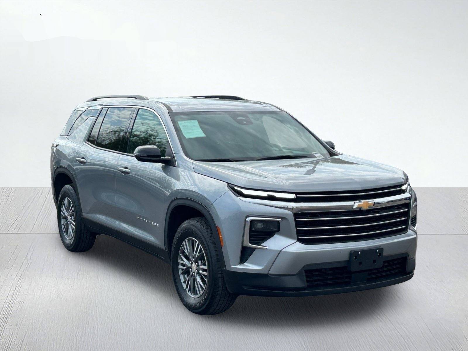 2025 Chevrolet Traverse LT — photo 7 thumbnail