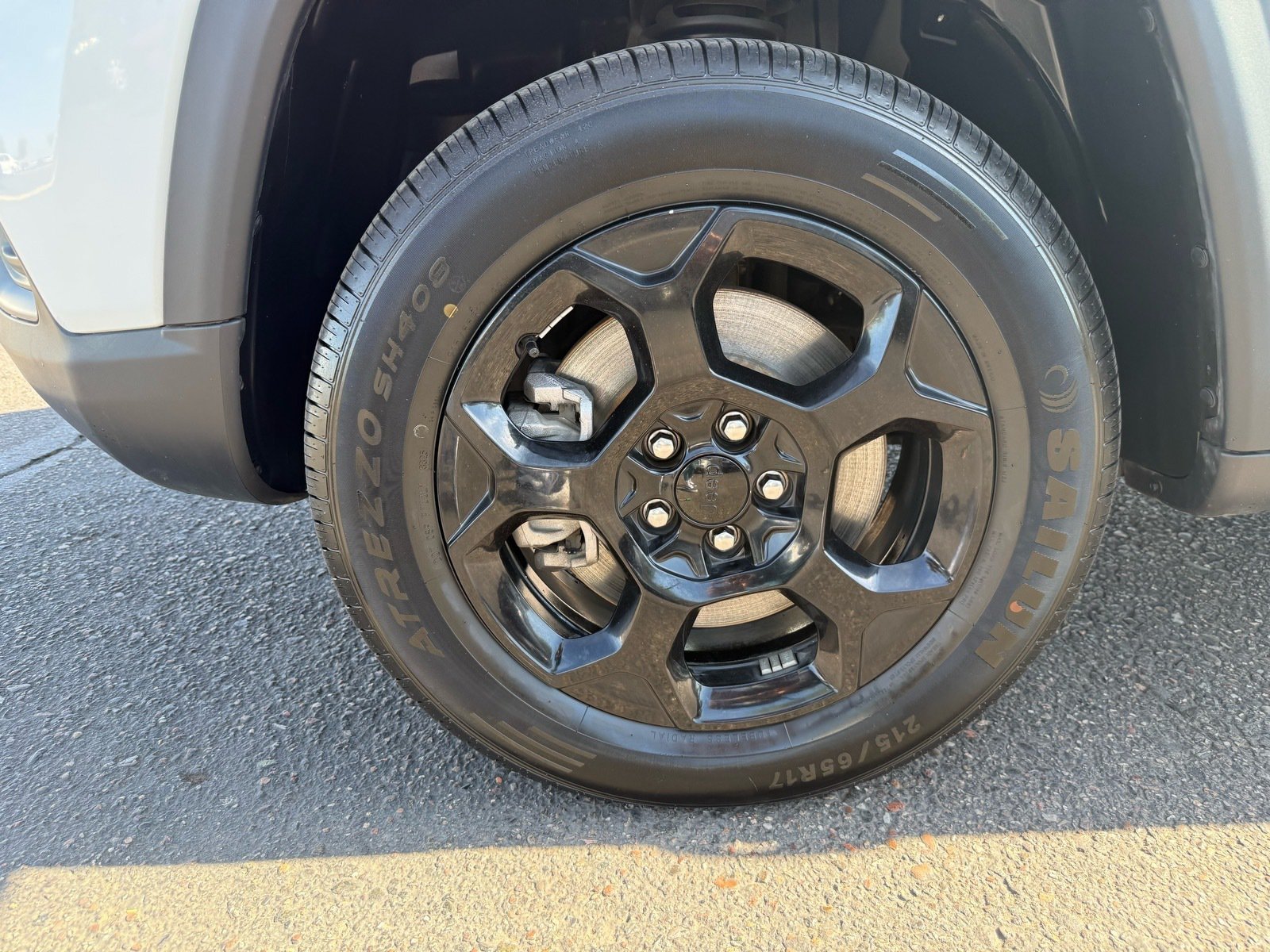 2024 Jeep Compass Trailhawk — photo 10 thumbnail