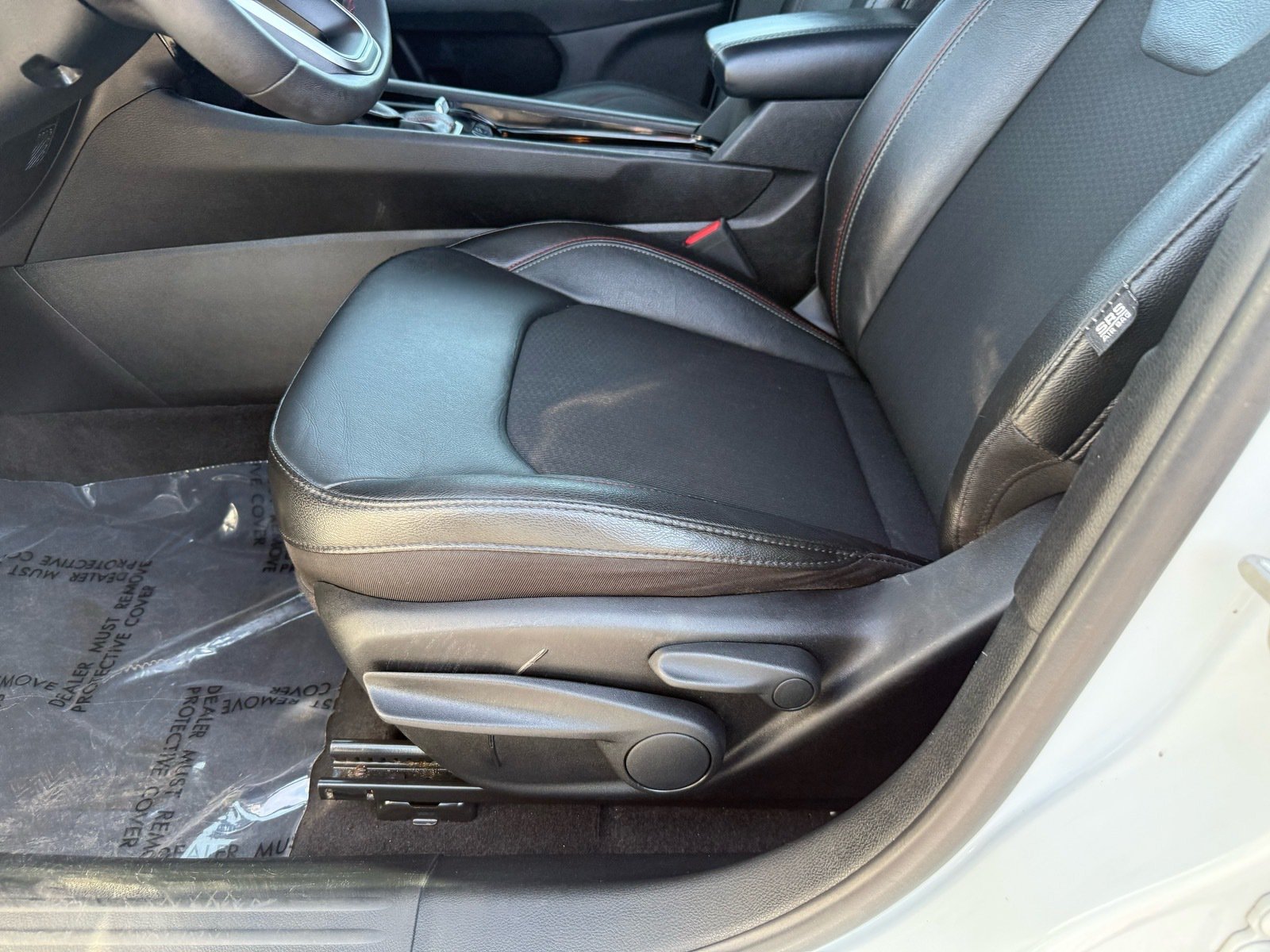 2024 Jeep Compass Trailhawk — photo 13 thumbnail