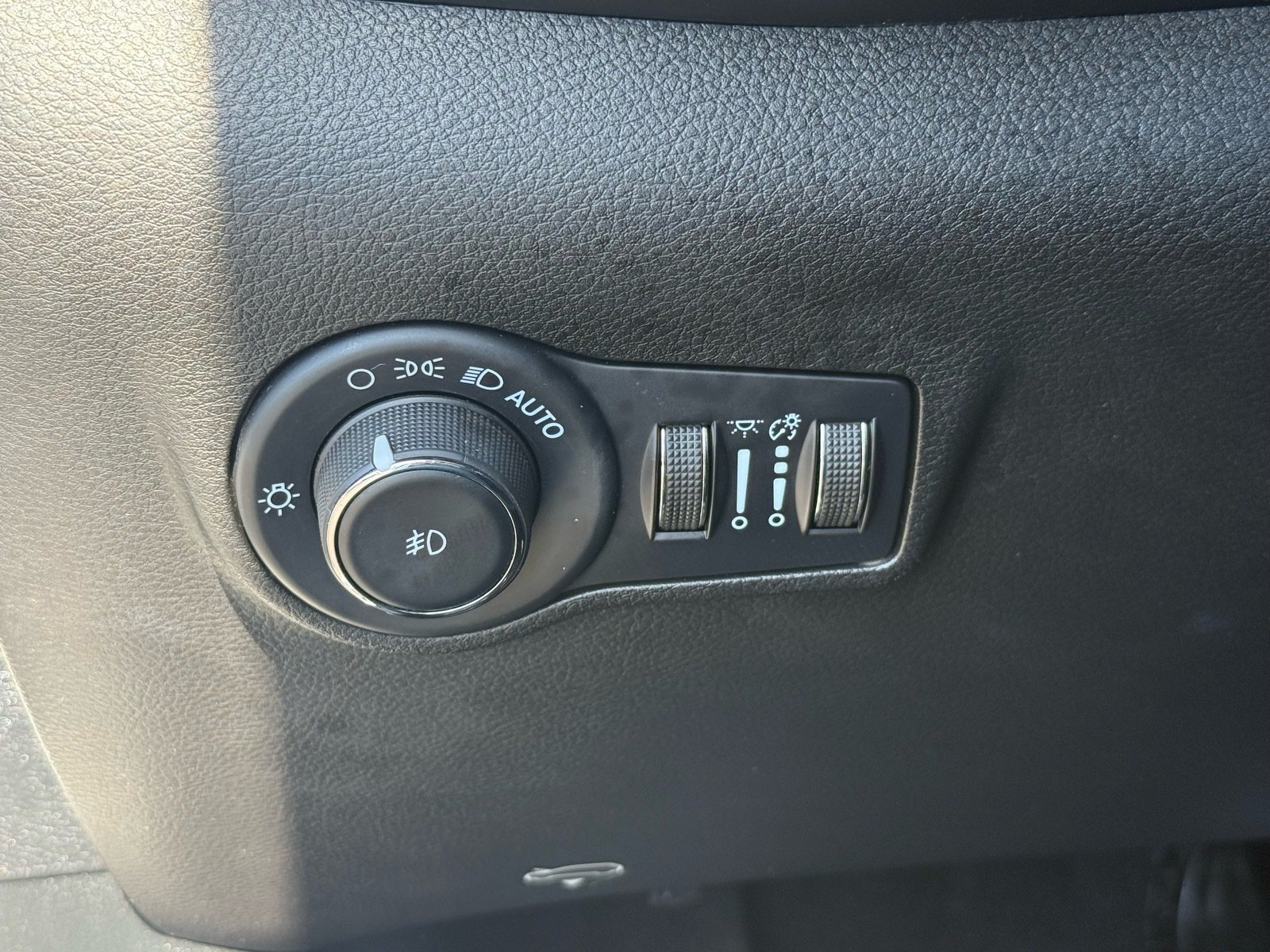 2024 Jeep Compass Trailhawk — photo 14 thumbnail