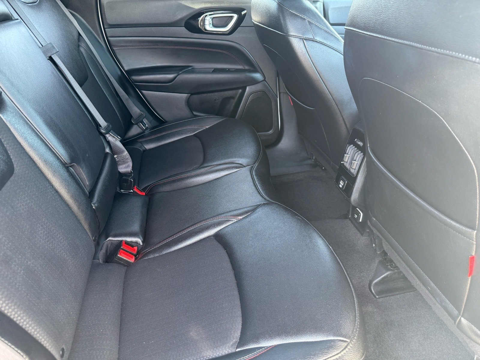 2024 Jeep Compass Trailhawk — photo 28 thumbnail