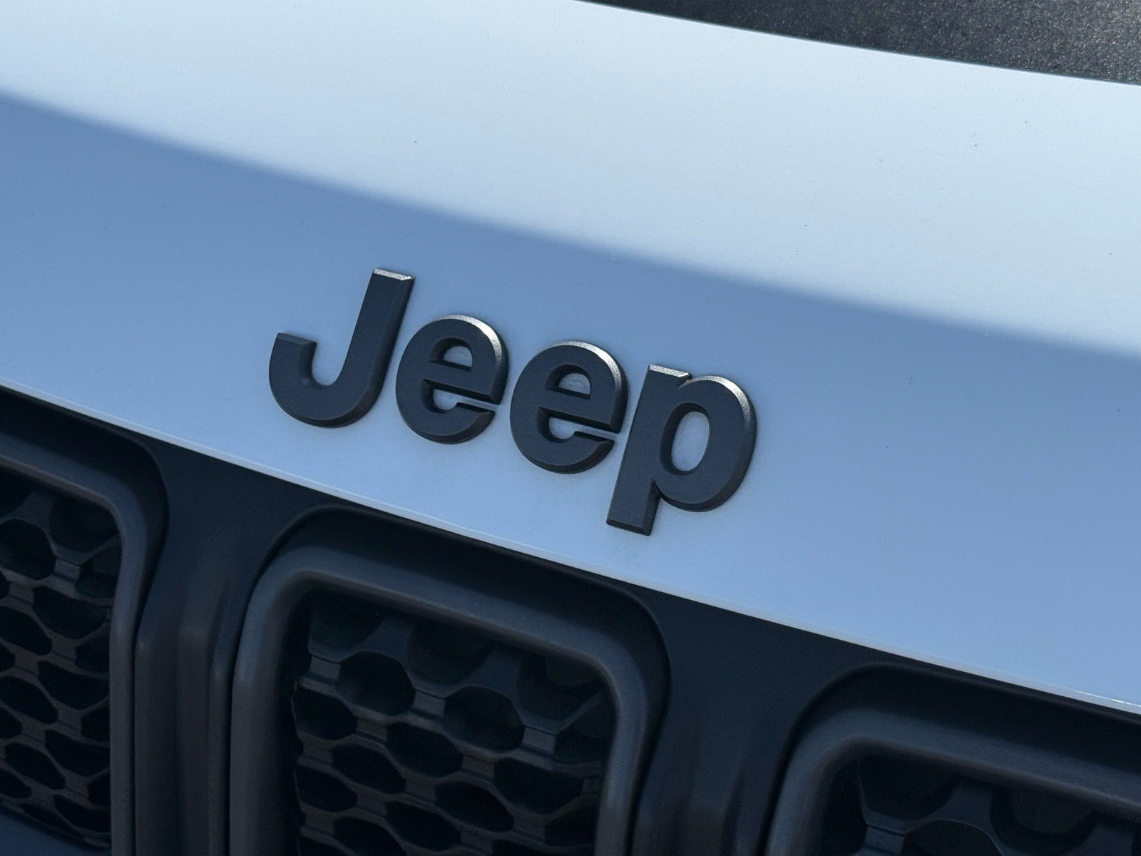 2024 Jeep Compass Trailhawk — photo 32 thumbnail