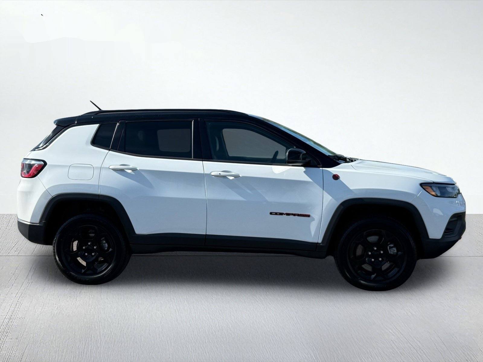 2024 Jeep Compass Trailhawk — photo 8 thumbnail