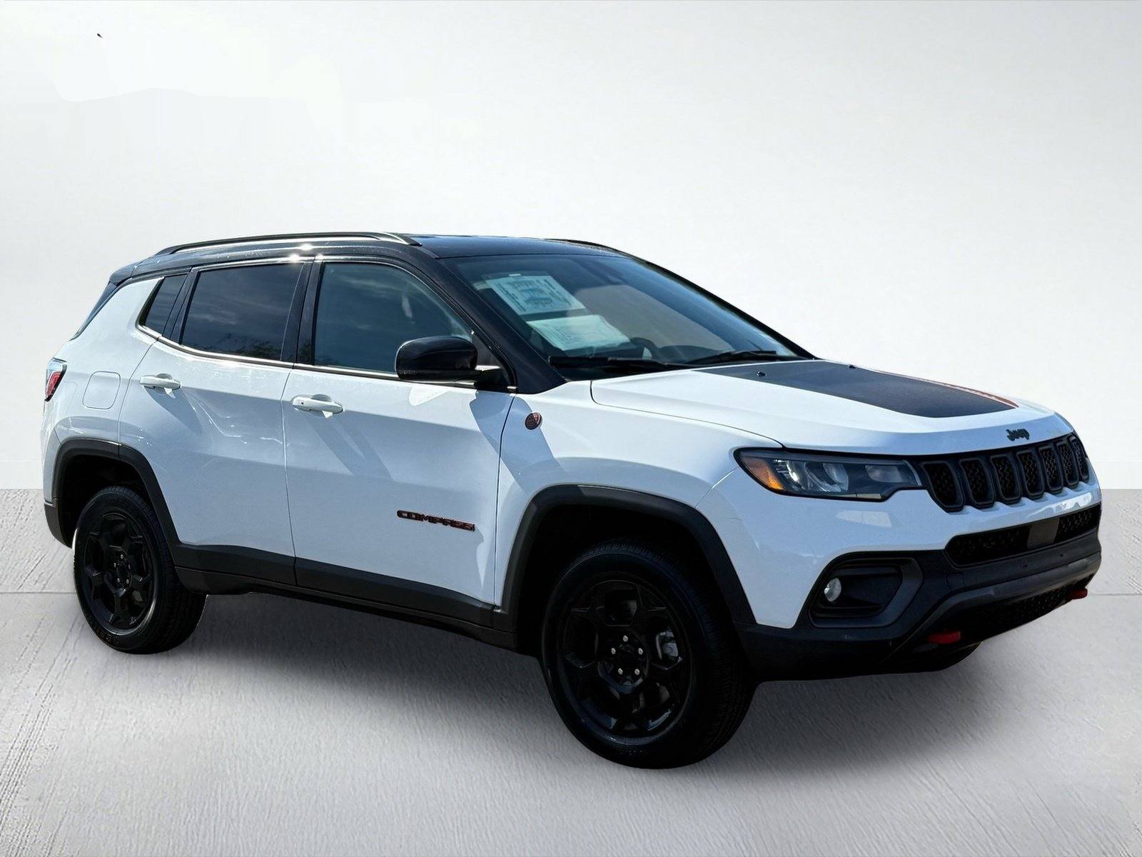 2024 Jeep Compass Trailhawk — photo 9 thumbnail