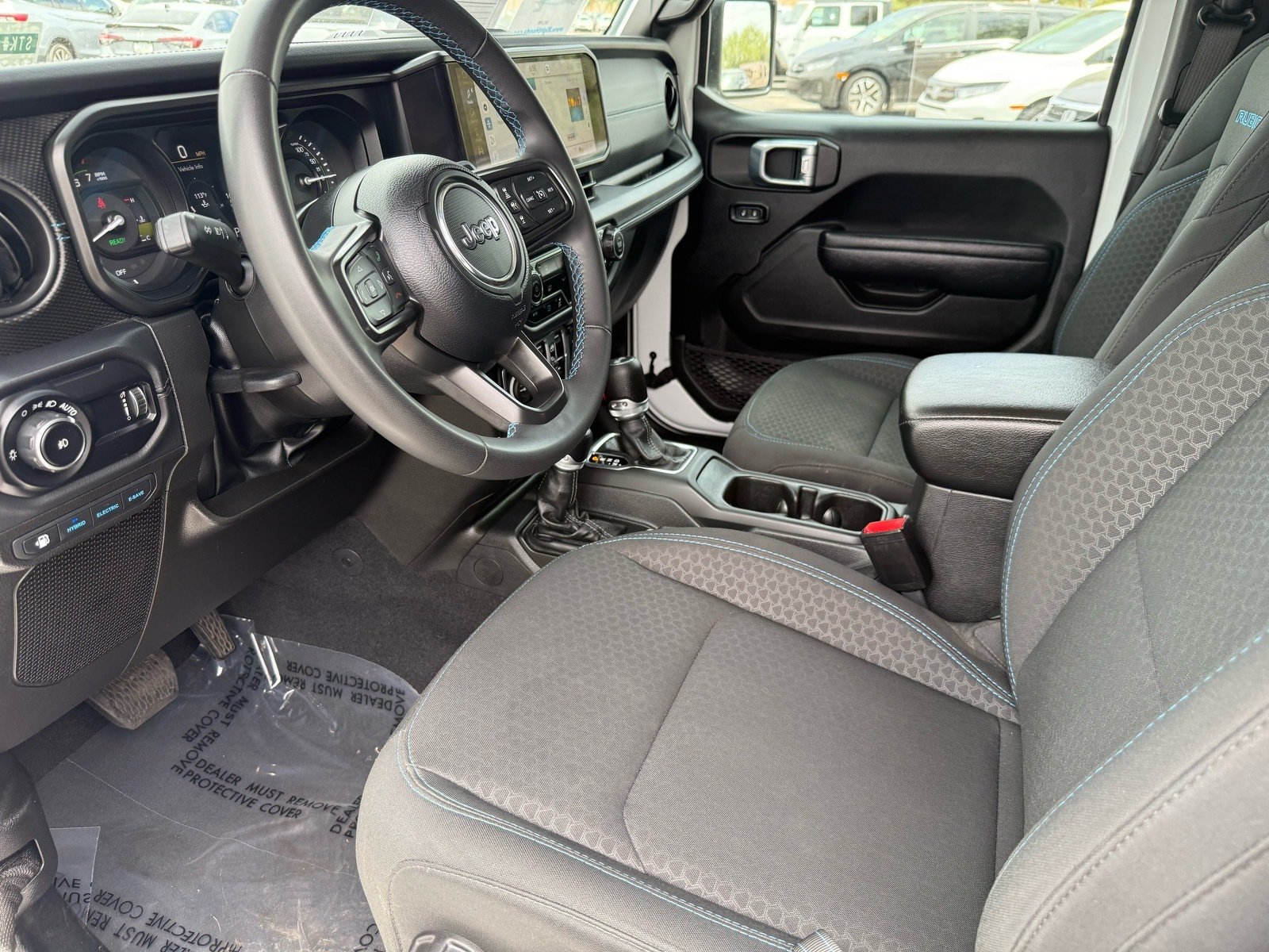 2024 Jeep Wrangler Rubicon 4xe — photo 11 thumbnail