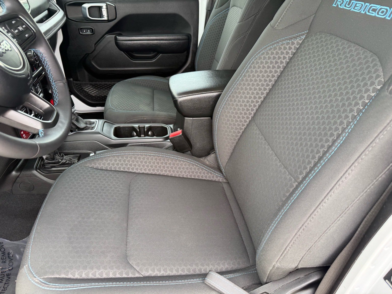 2024 Jeep Wrangler Rubicon 4xe — photo 12 thumbnail