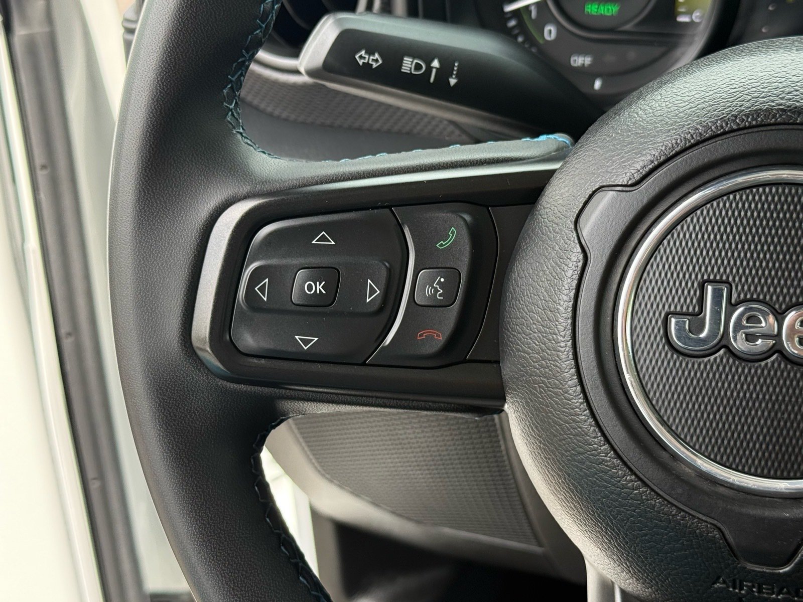 2024 Jeep Wrangler Rubicon 4xe — photo 16 thumbnail