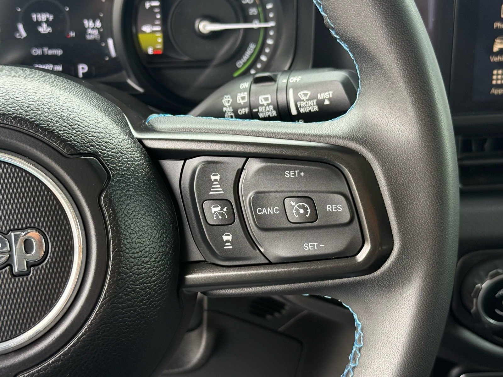 2024 Jeep Wrangler Rubicon 4xe — photo 17 thumbnail