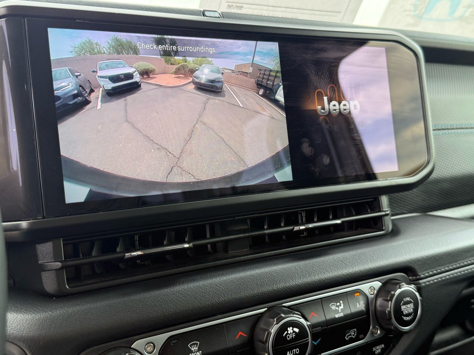 2024 Jeep Wrangler Rubicon 4xe — photo 21 thumbnail
