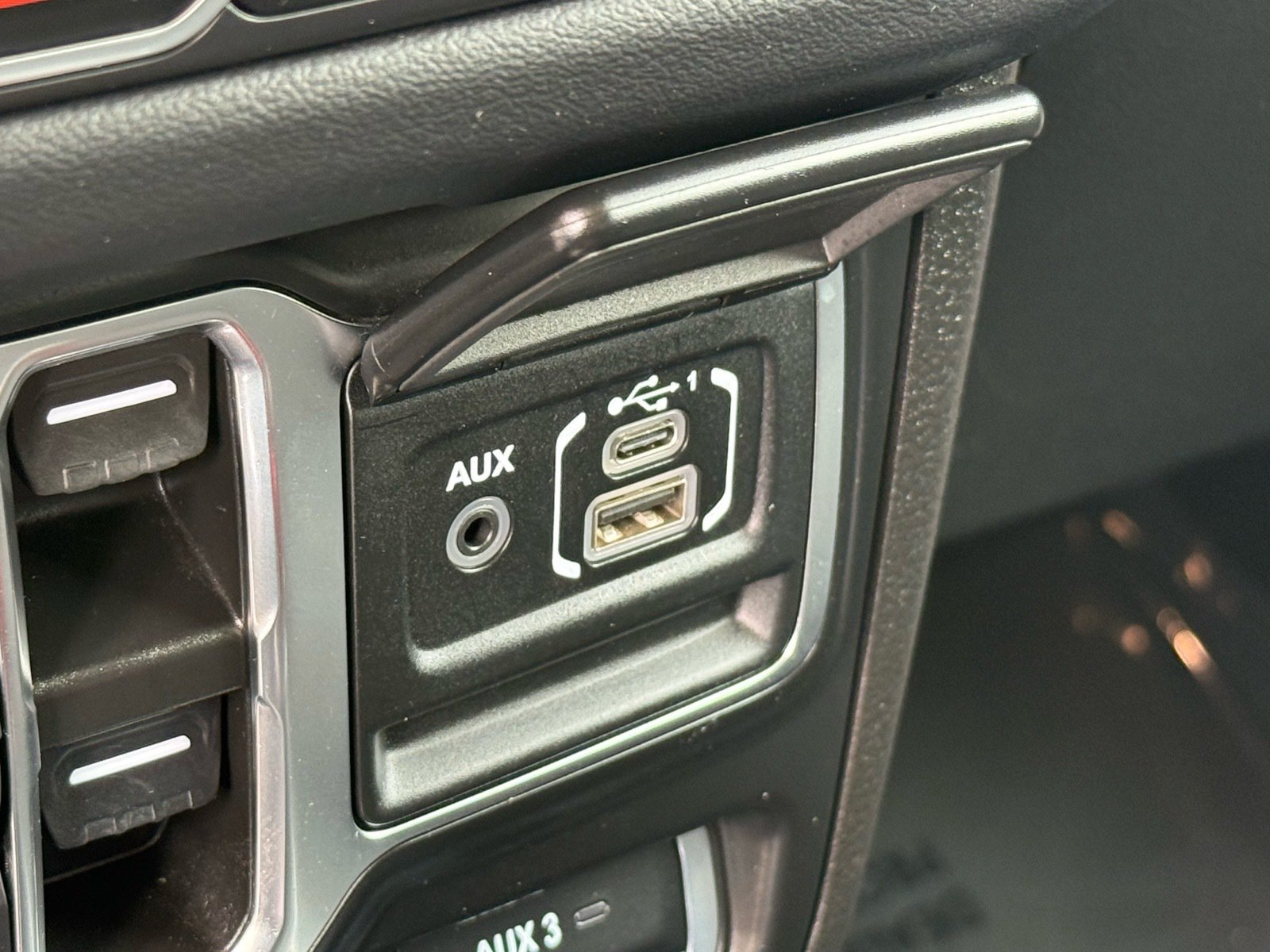 2024 Jeep Wrangler Rubicon 4xe — photo 23 thumbnail