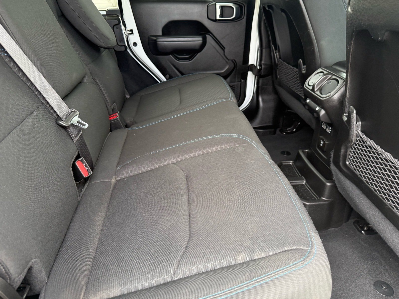 2024 Jeep Wrangler Rubicon 4xe — photo 28 thumbnail