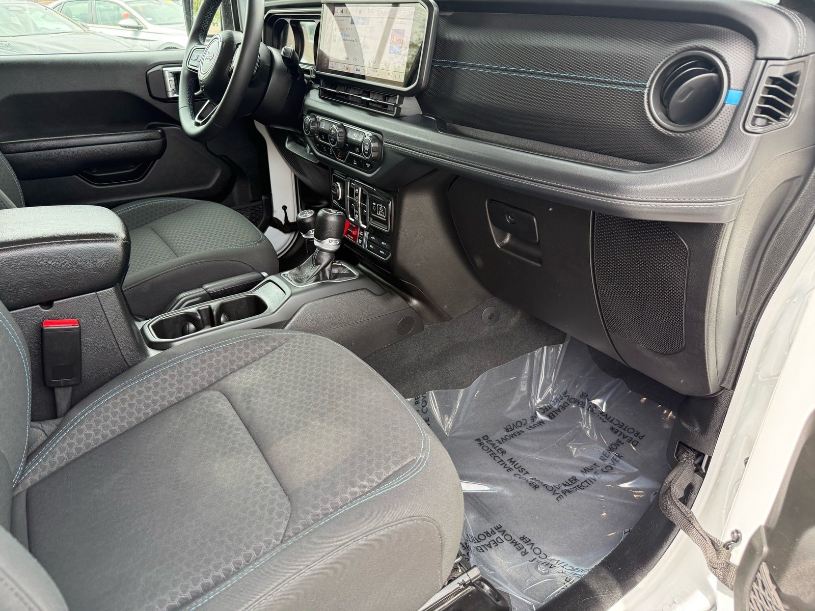 2024 Jeep Wrangler Rubicon 4xe — photo 29 thumbnail