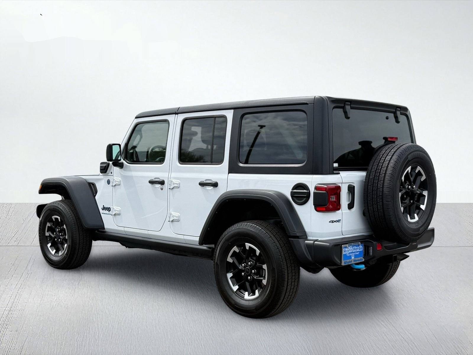 2024 Jeep Wrangler Rubicon 4xe — photo 4 thumbnail