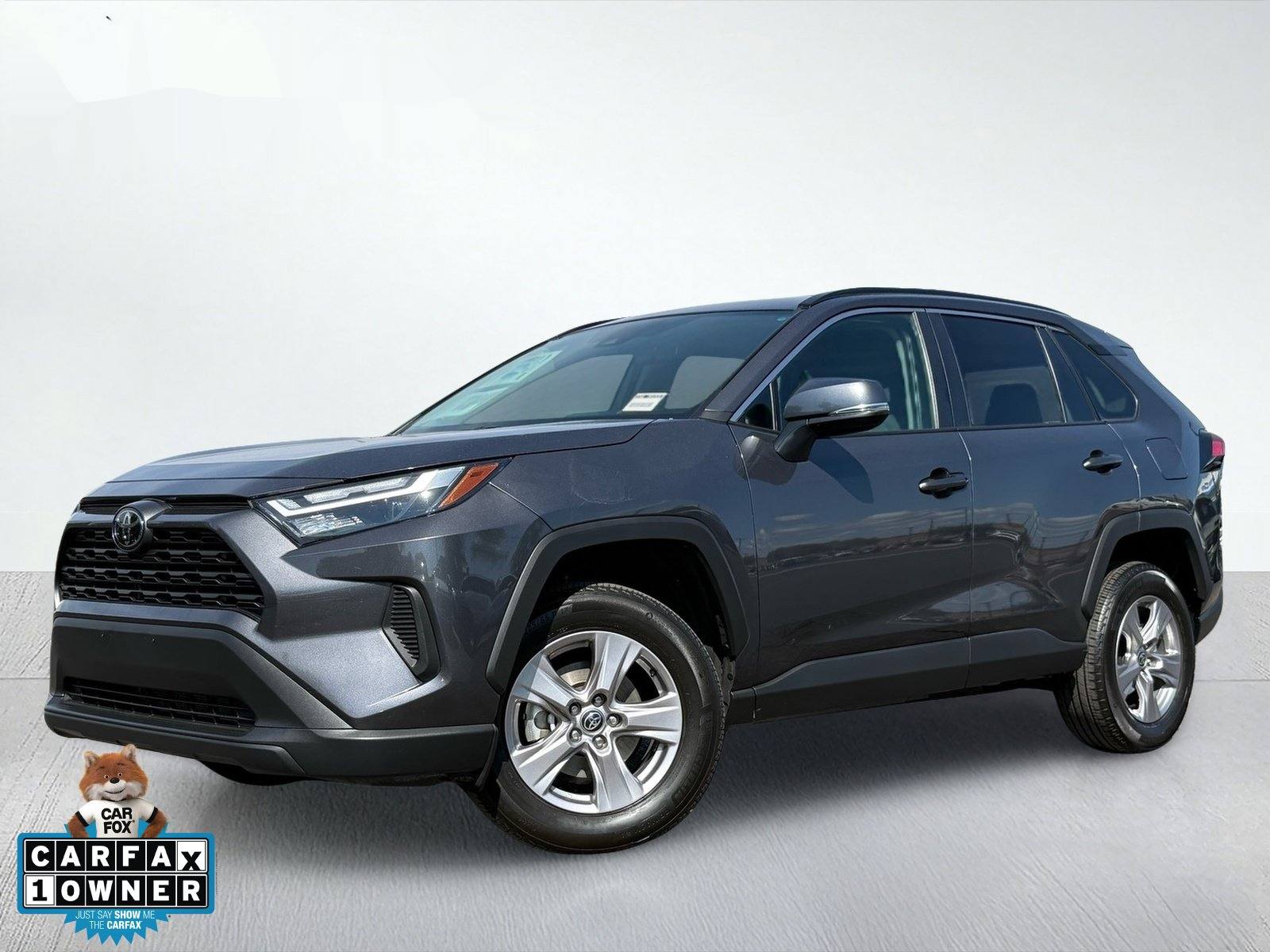 2025 Toyota RAV4 XLE — photo 1