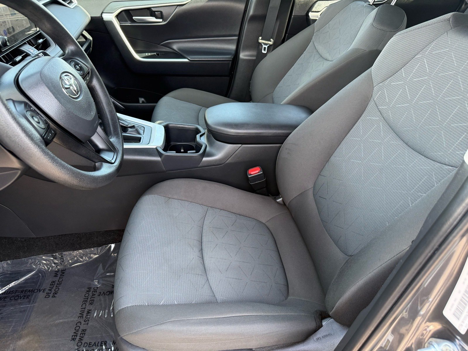 2025 Toyota RAV4 XLE — photo 12 thumbnail