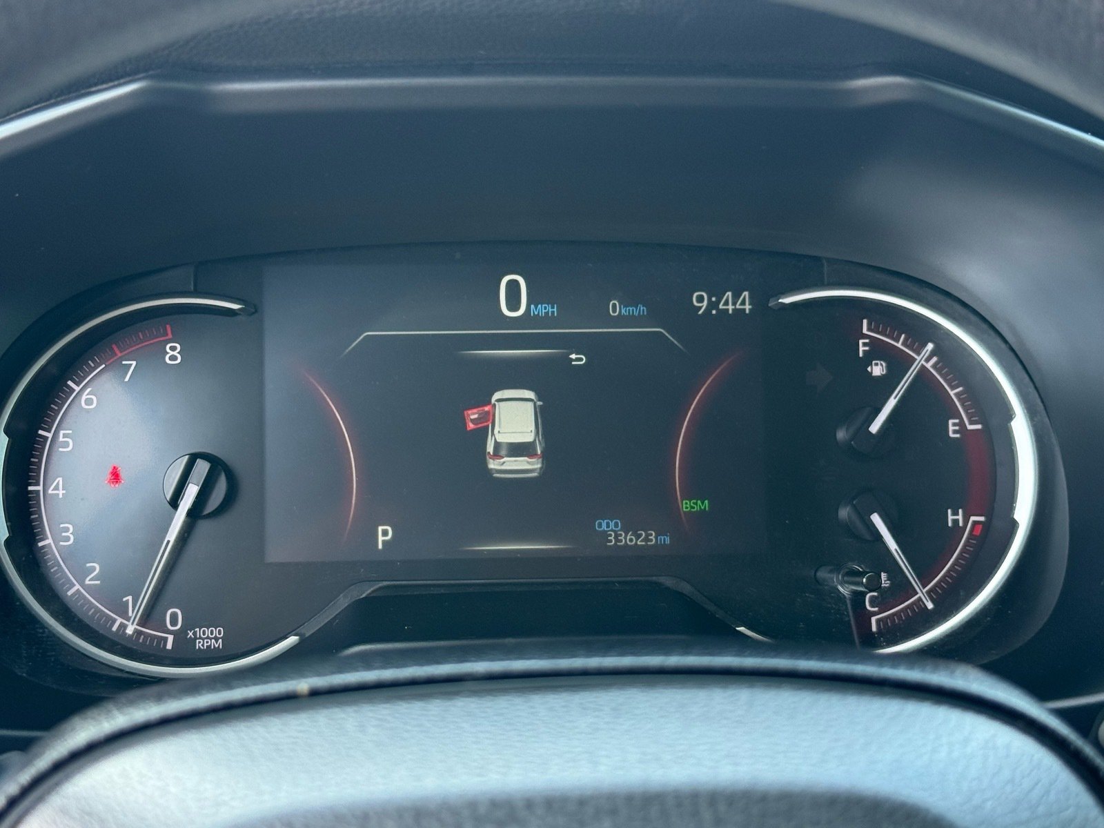 2025 Toyota RAV4 XLE — photo 18 thumbnail