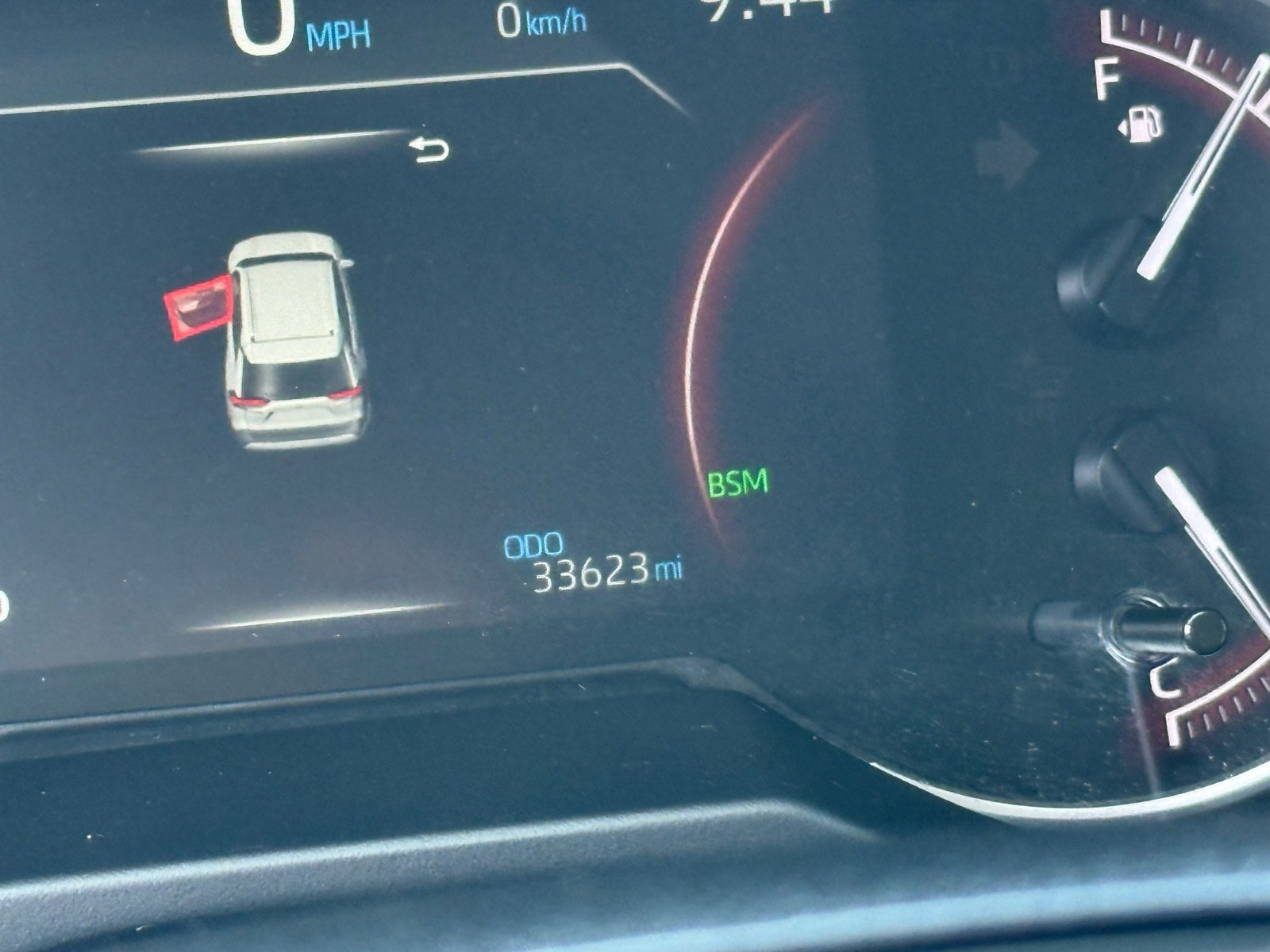 2025 Toyota RAV4 XLE — photo 19 thumbnail