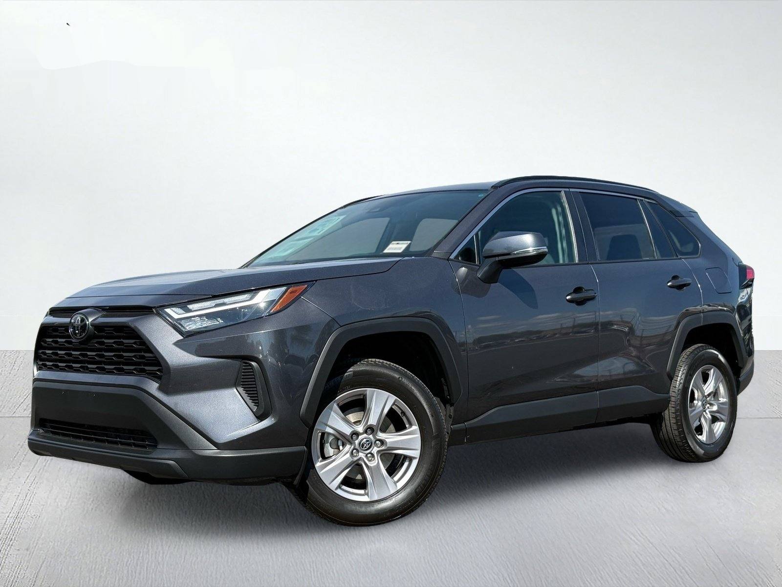 2025 Toyota RAV4 XLE — photo 2 thumbnail