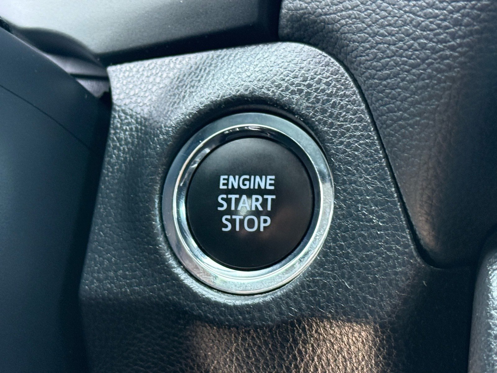 2025 Toyota RAV4 XLE — photo 25 thumbnail