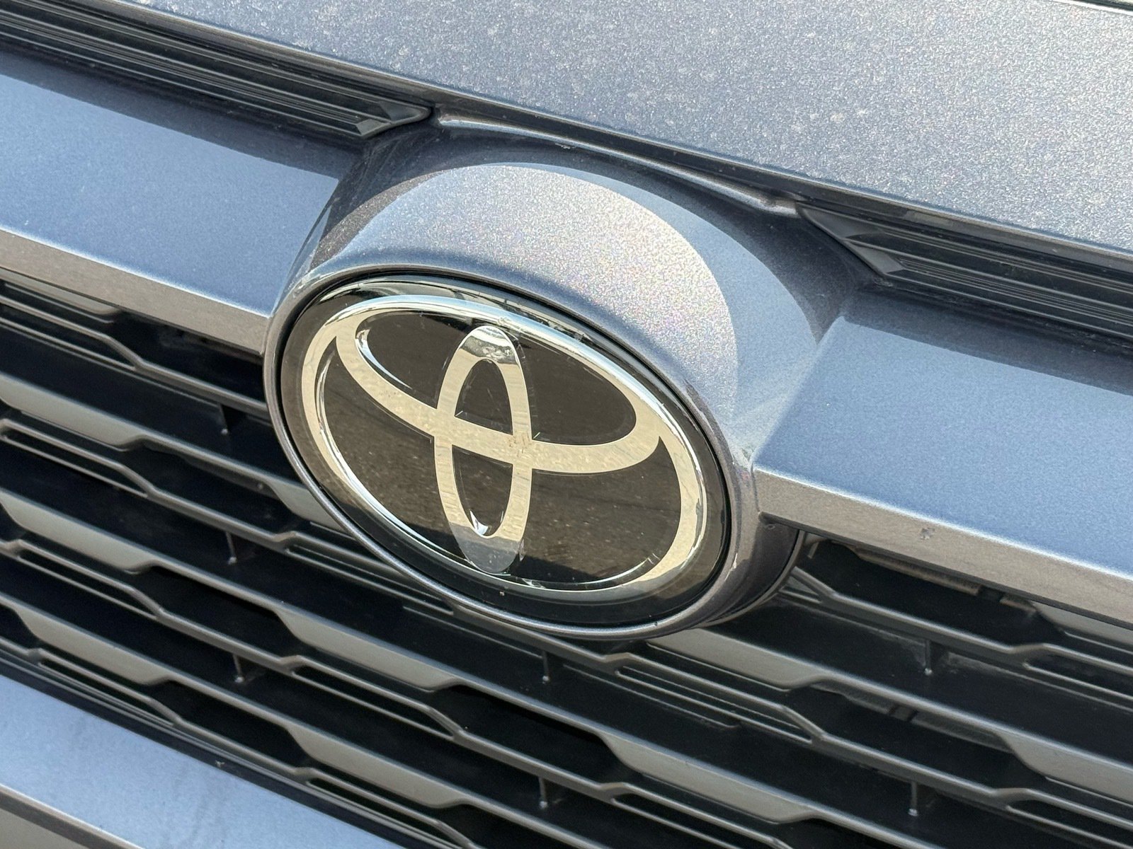 2025 Toyota RAV4 XLE — photo 32 thumbnail