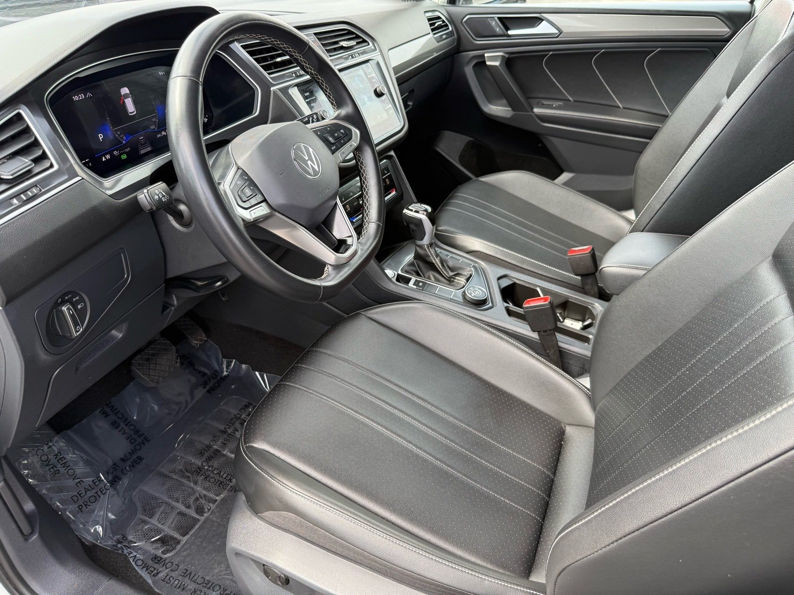 2024 Volkswagen Tiguan 2.0T SE — photo 11 thumbnail