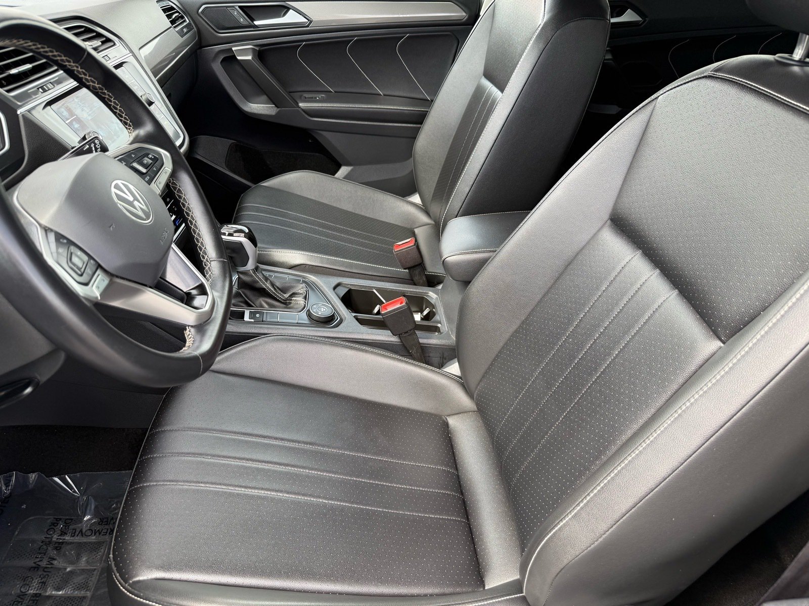 2024 Volkswagen Tiguan 2.0T SE — photo 12 thumbnail