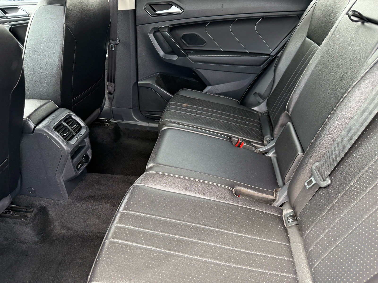 2024 Volkswagen Tiguan 2.0T SE — photo 25 thumbnail