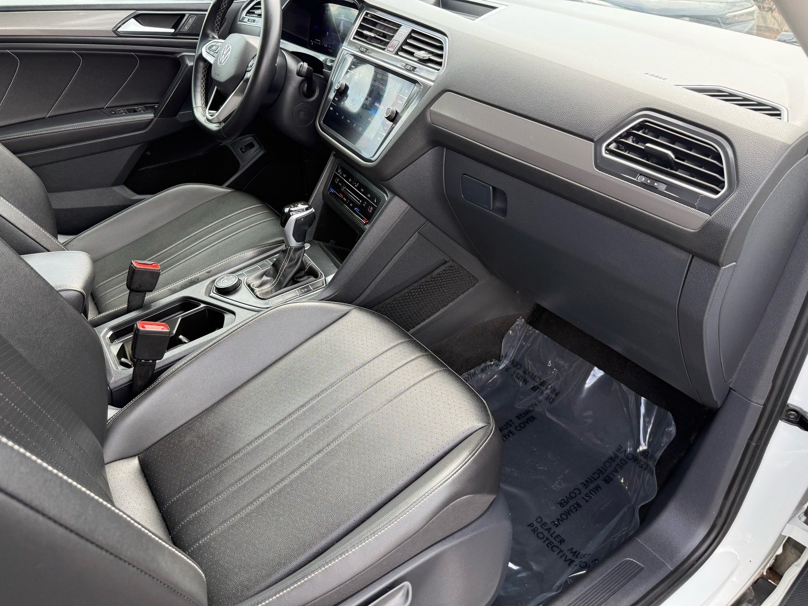 2024 Volkswagen Tiguan 2.0T SE — photo 28 thumbnail