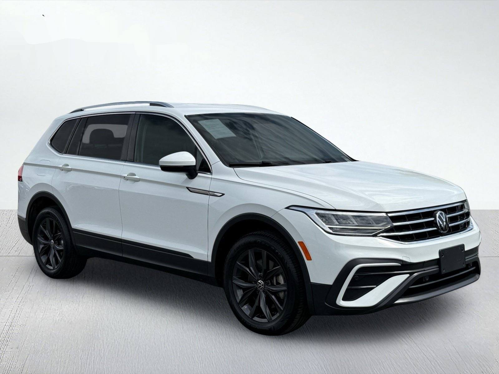 2024 Volkswagen Tiguan 2.0T SE — photo 9 thumbnail