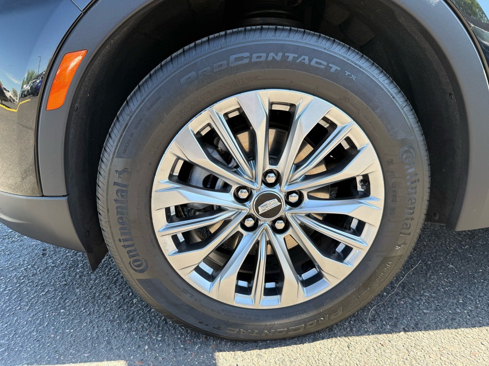 2025 Cadillac XT4 Premium Luxury — photo 10 thumbnail
