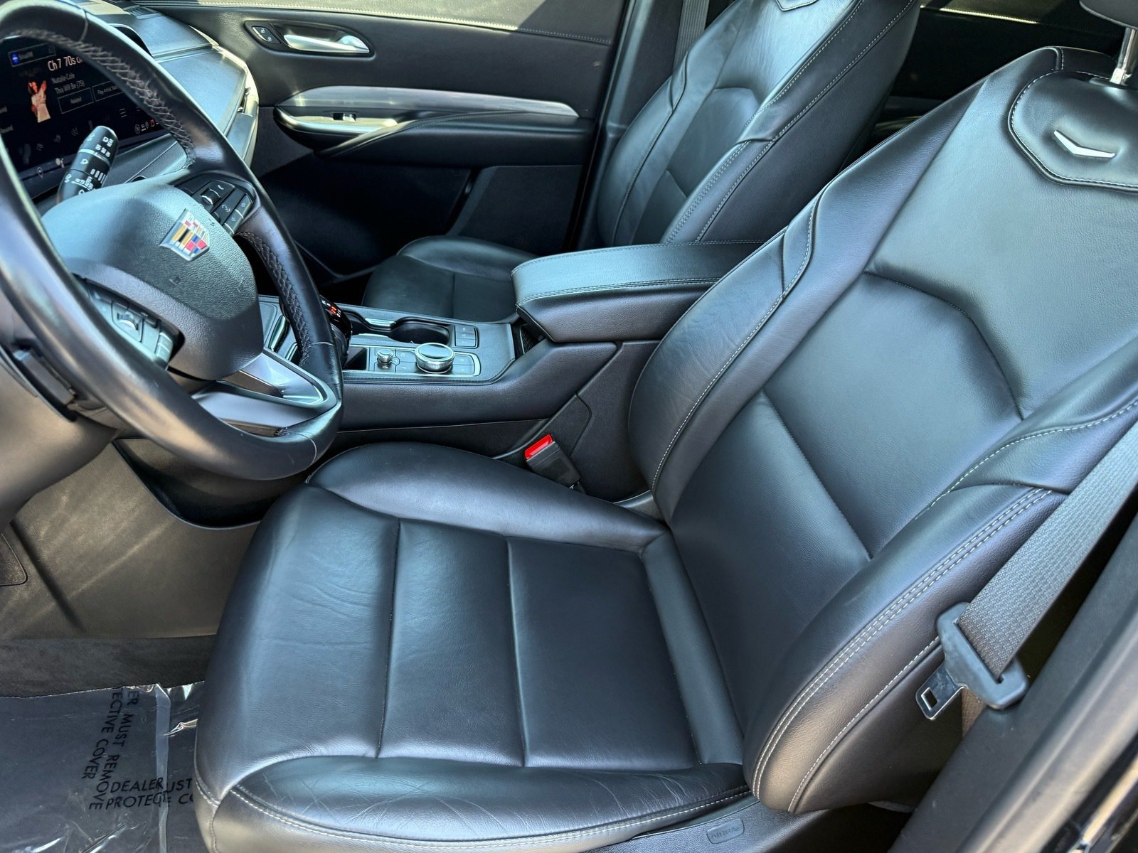 2025 Cadillac XT4 Premium Luxury — photo 12 thumbnail