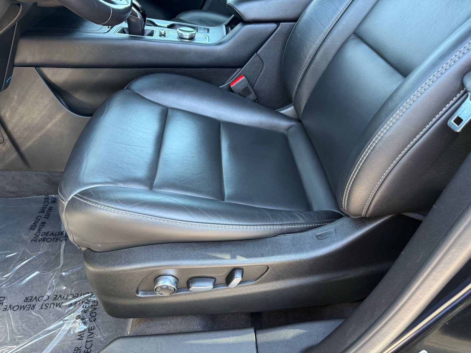 2025 Cadillac XT4 Premium Luxury — photo 13 thumbnail