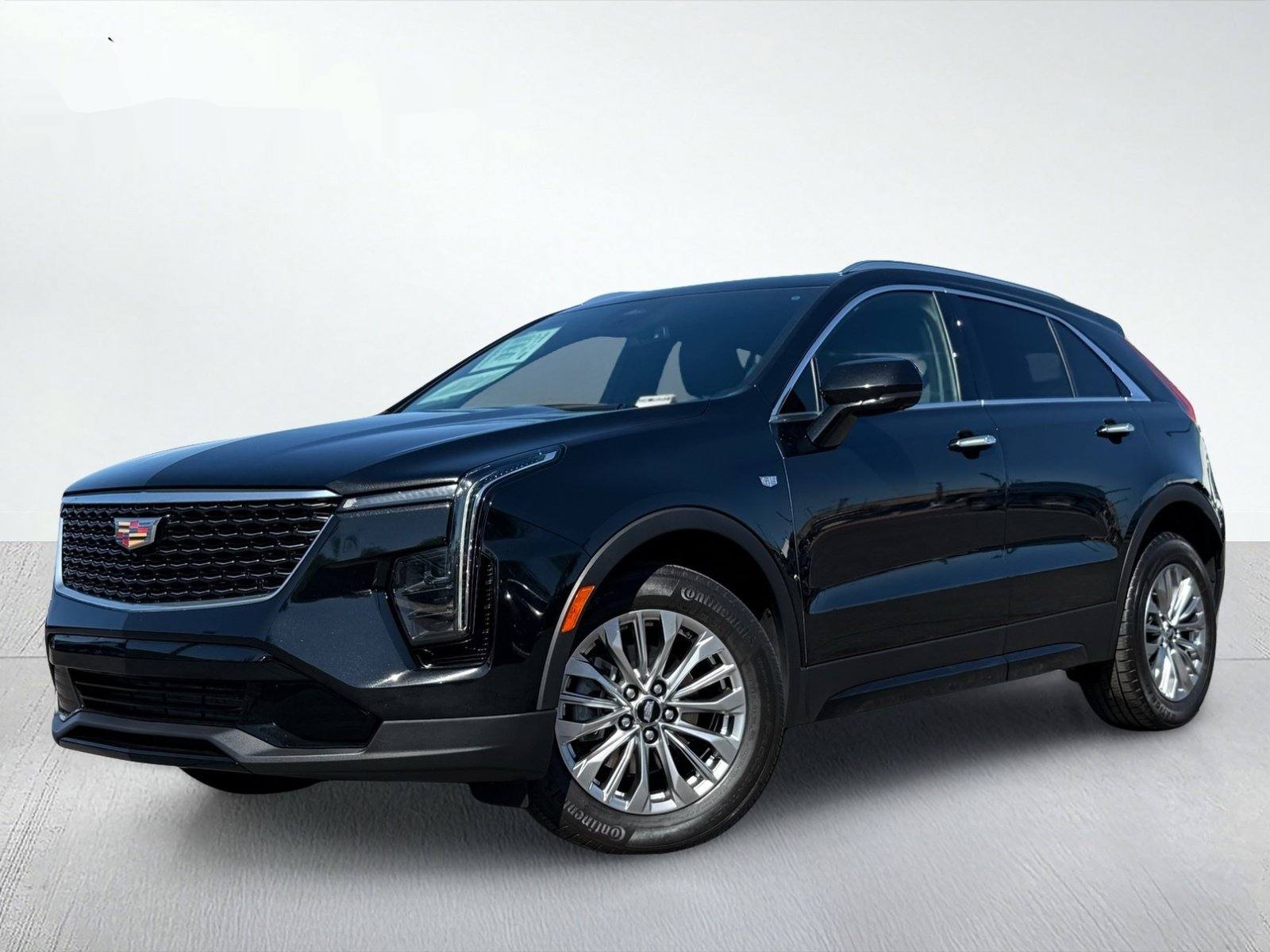 2025 Cadillac XT4 Premium Luxury — photo 2 thumbnail