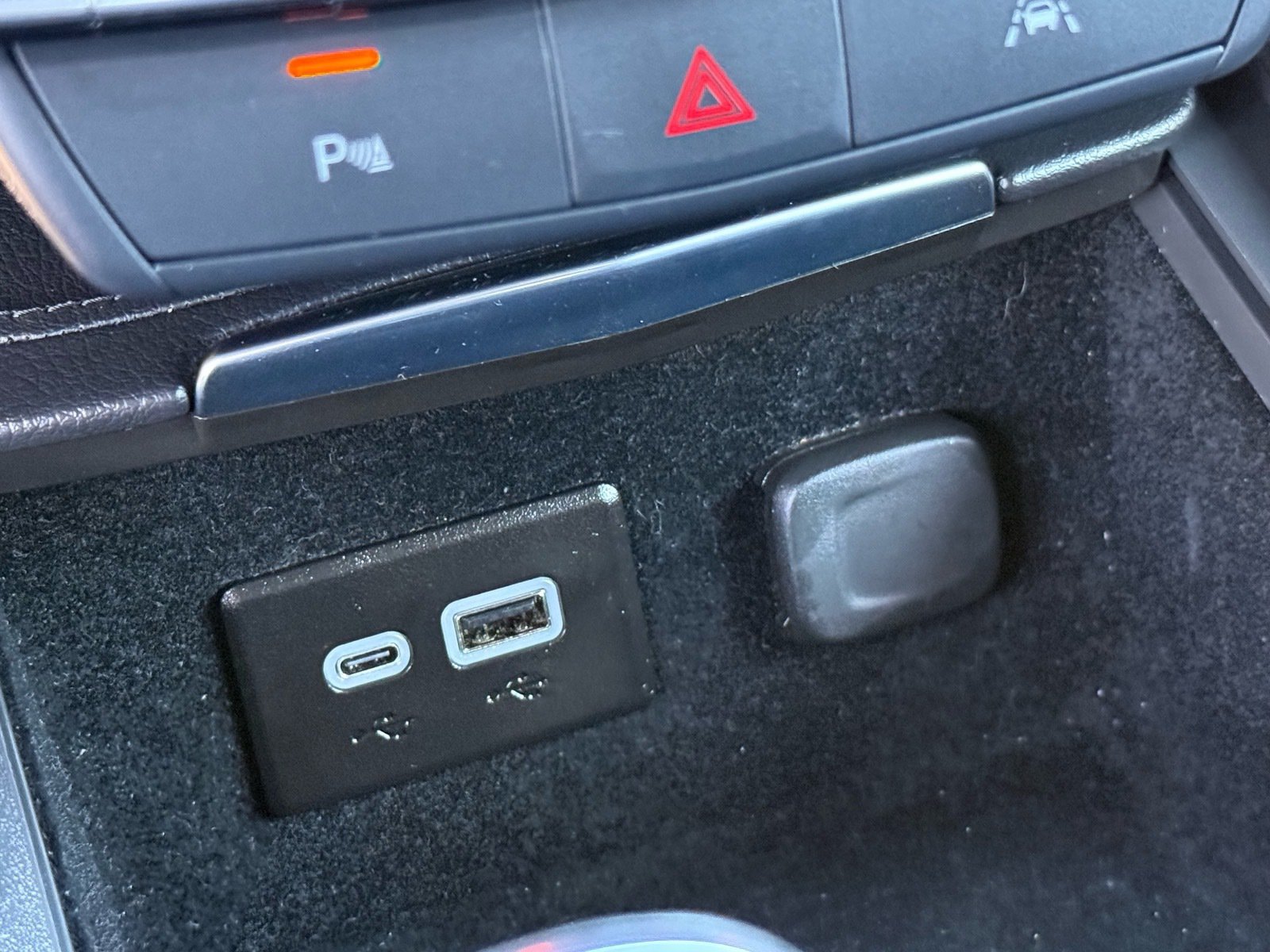 2025 Cadillac XT4 Premium Luxury — photo 23 thumbnail