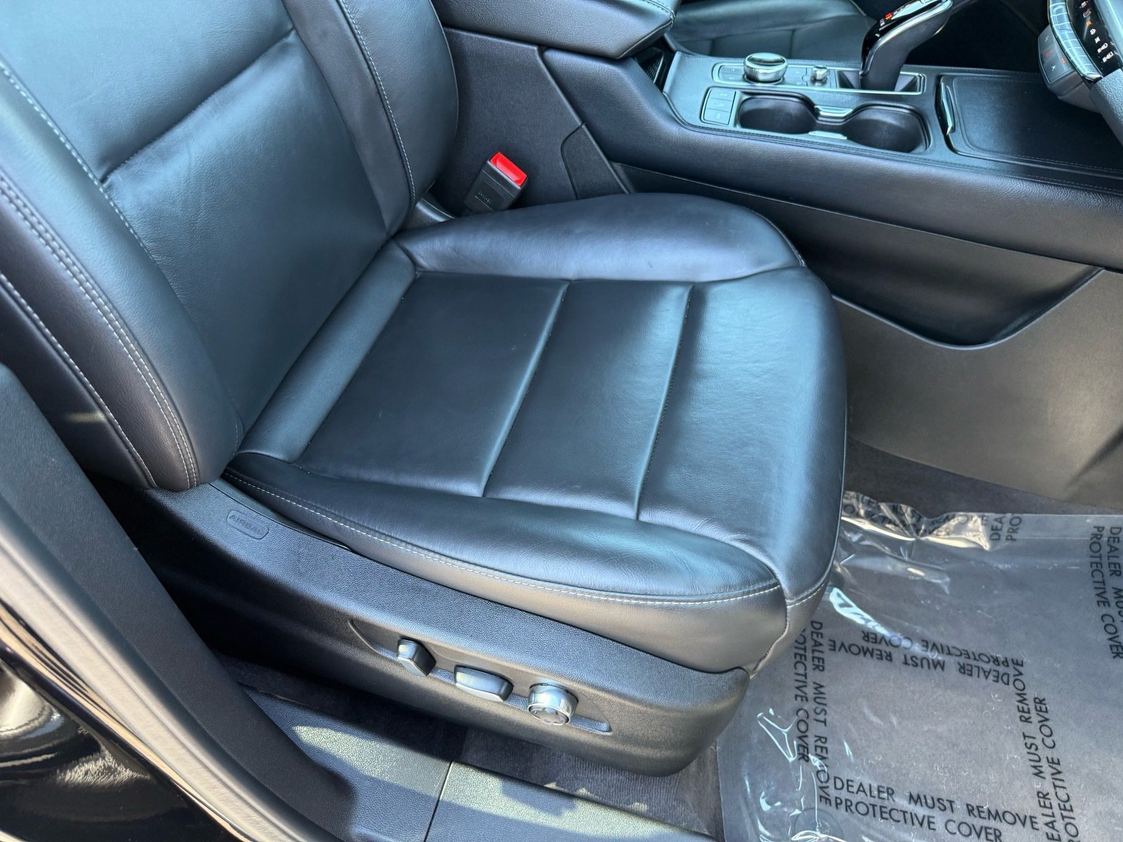 2025 Cadillac XT4 Premium Luxury — photo 31 thumbnail