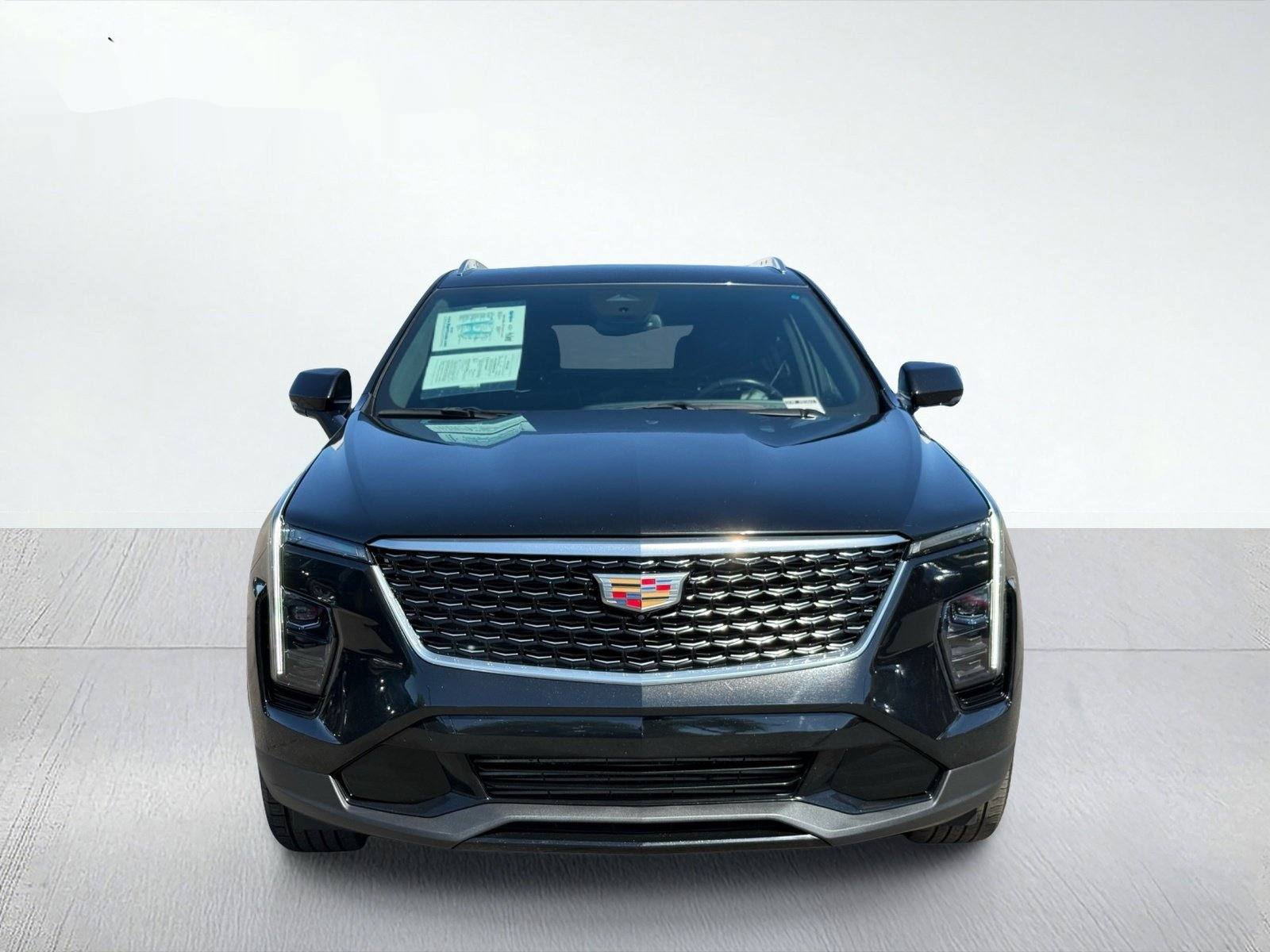 2025 Cadillac XT4 Premium Luxury — photo 5 thumbnail