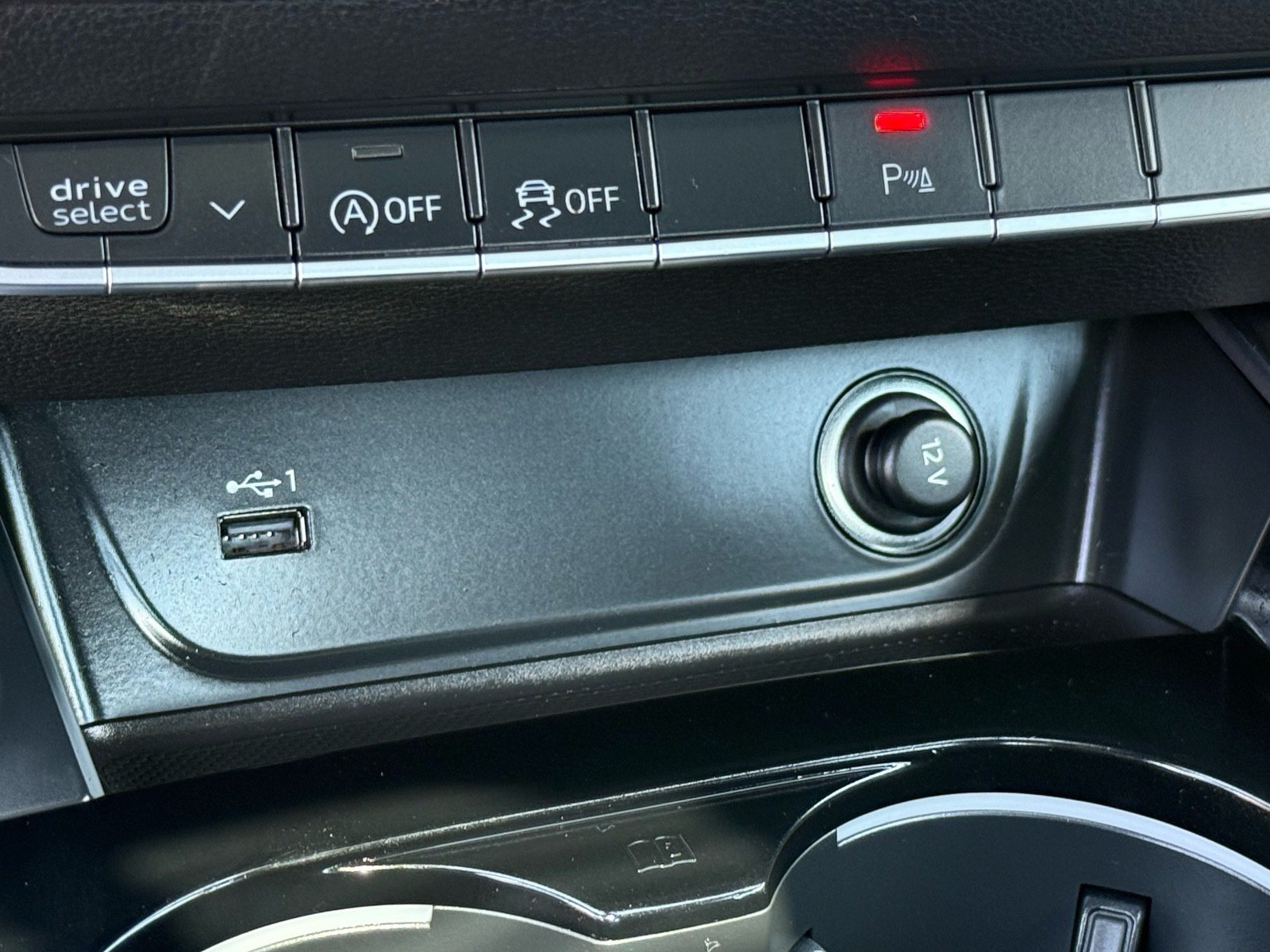 2024 Audi A4 45 S line Premium Plus — photo 23 thumbnail