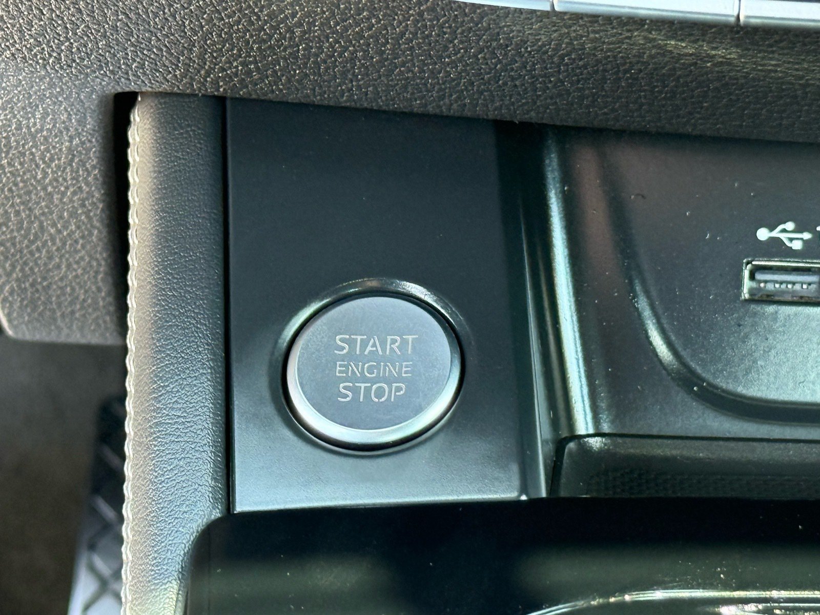 2024 Audi A4 45 S line Premium Plus — photo 25 thumbnail