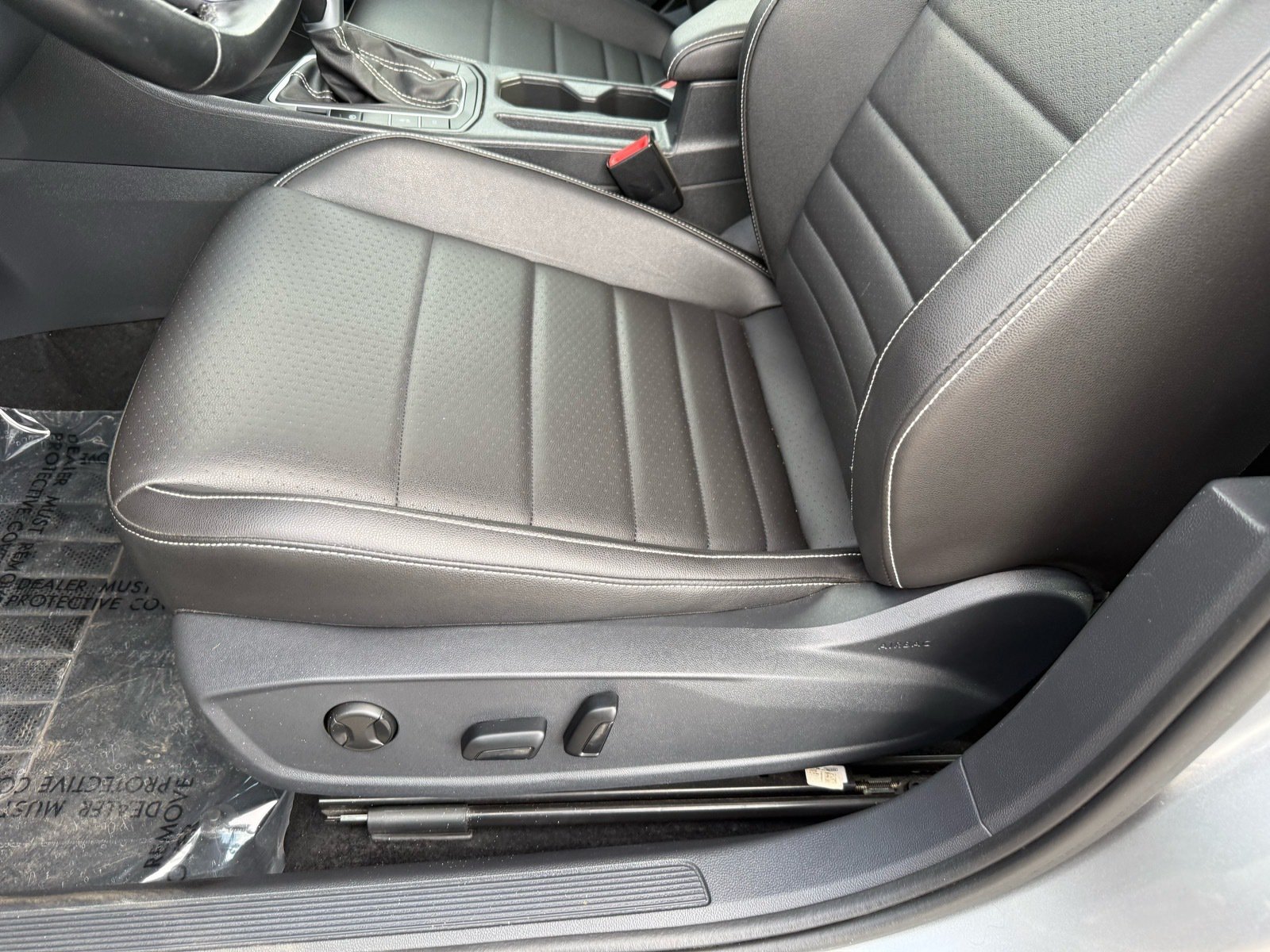 2024 Volkswagen Jetta 1.5T SE — photo 13 thumbnail
