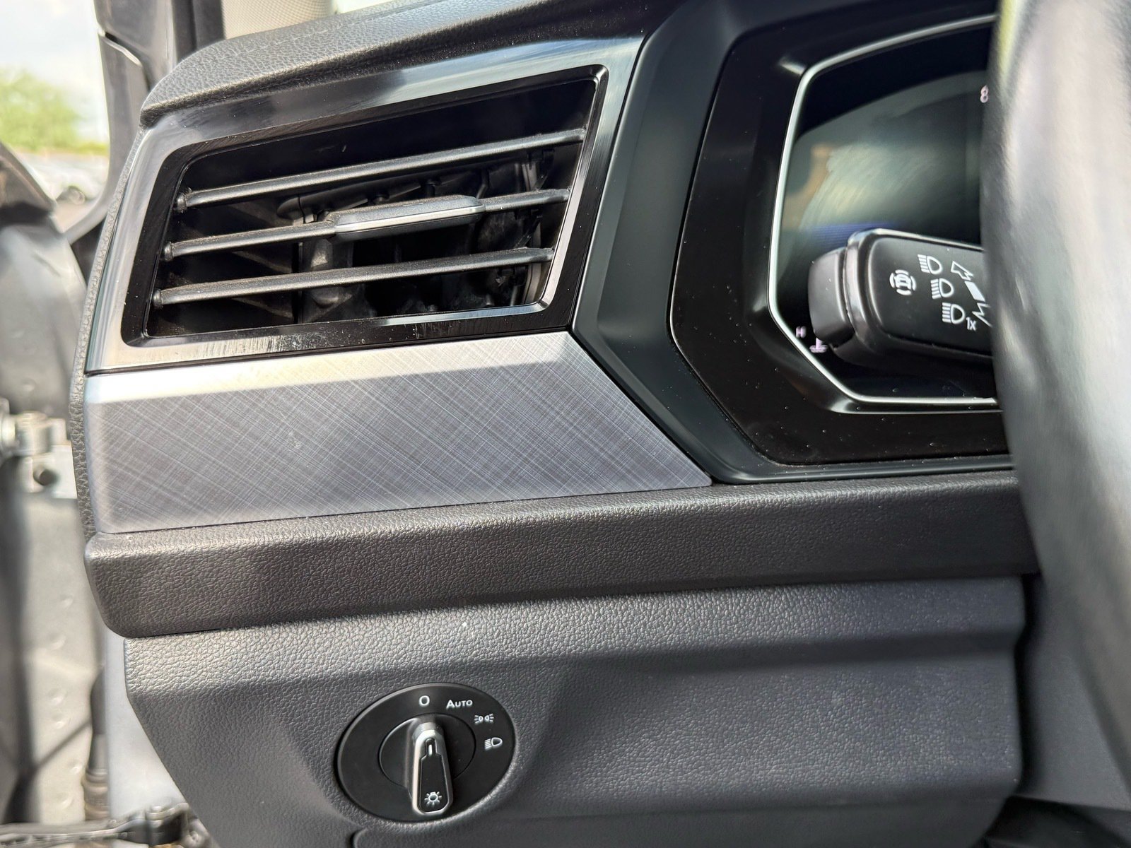 2024 Volkswagen Jetta 1.5T SE — photo 14 thumbnail