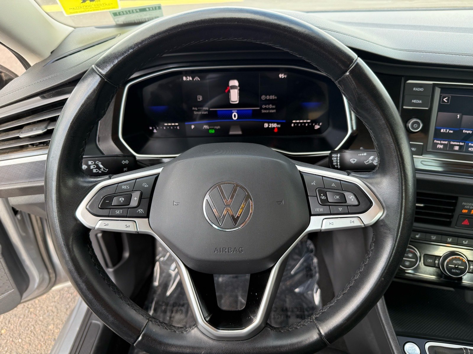 2024 Volkswagen Jetta 1.5T SE — photo 15 thumbnail