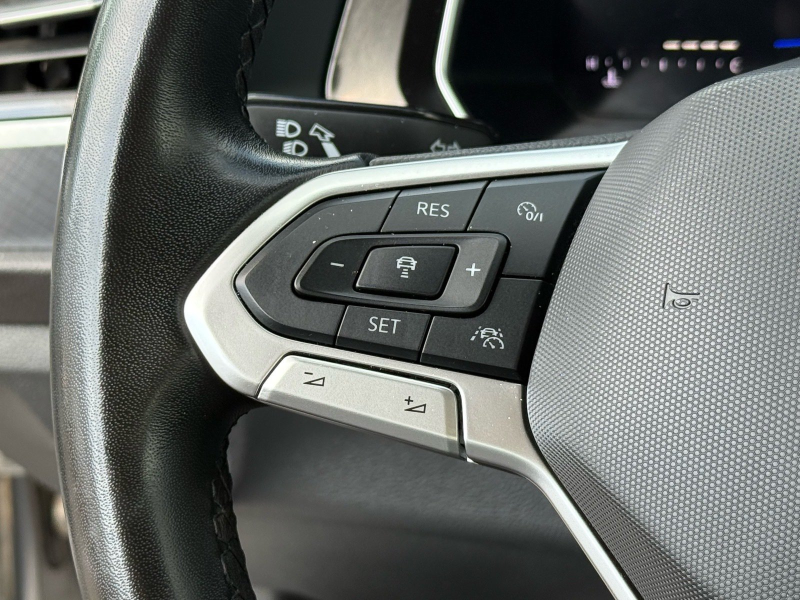 2024 Volkswagen Jetta 1.5T SE — photo 16 thumbnail