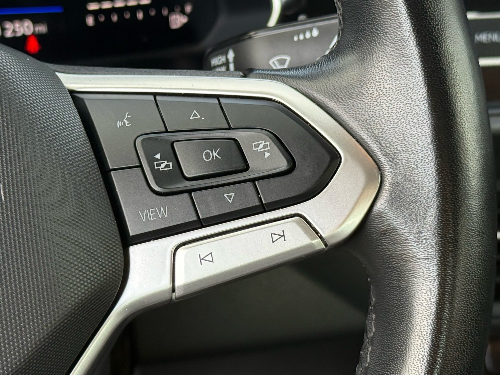 2024 Volkswagen Jetta 1.5T SE — photo 17 thumbnail