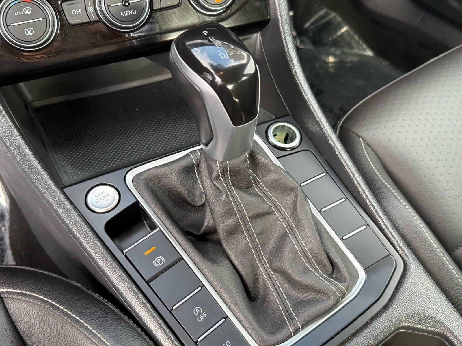 2024 Volkswagen Jetta 1.5T SE — photo 24 thumbnail