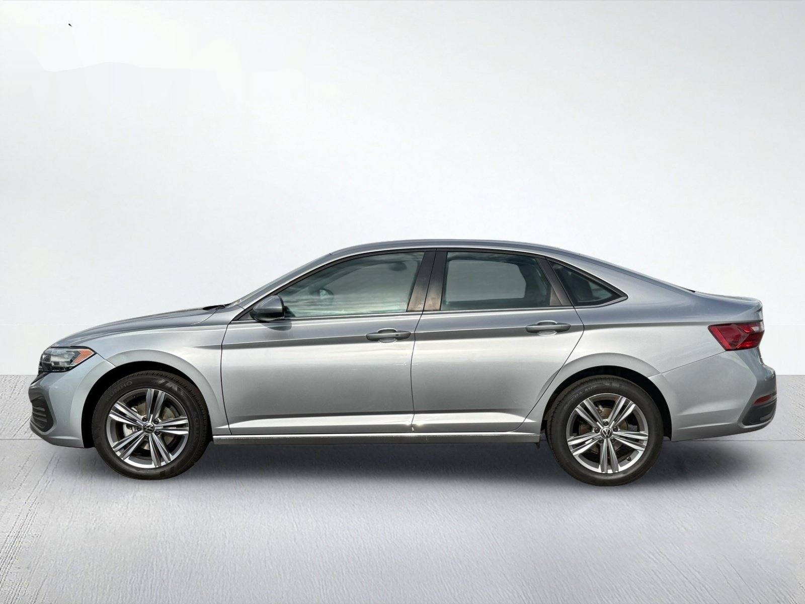 2024 Volkswagen Jetta 1.5T SE — photo 3 thumbnail