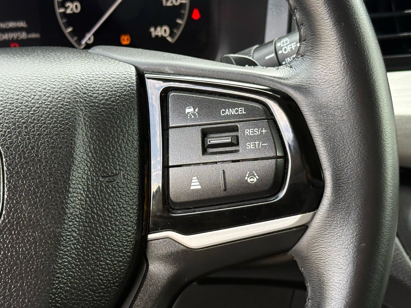2025 Honda Odyssey EX-L — photo 17 thumbnail