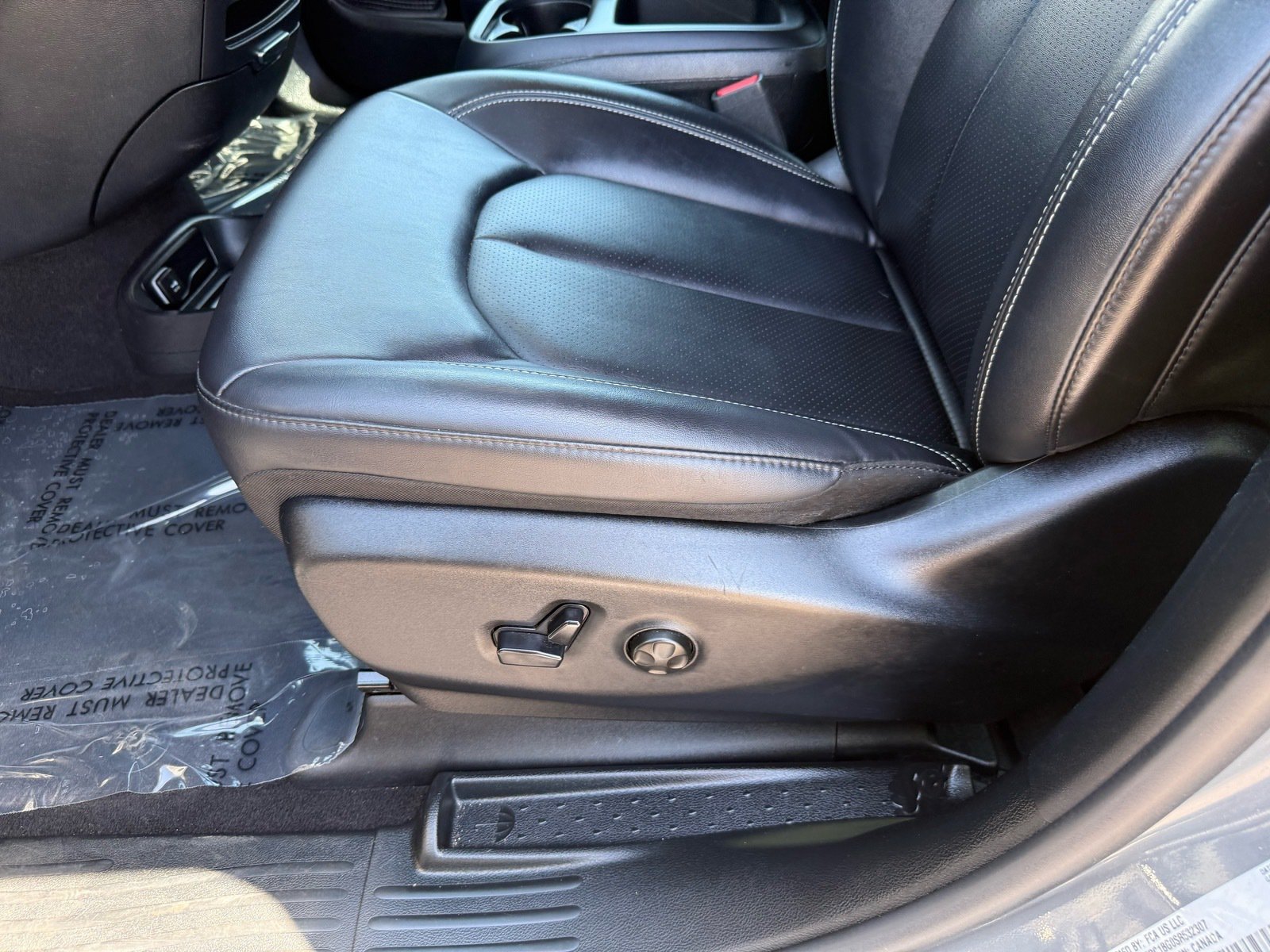 2025 Chrysler Pacifica Select — photo 13 thumbnail