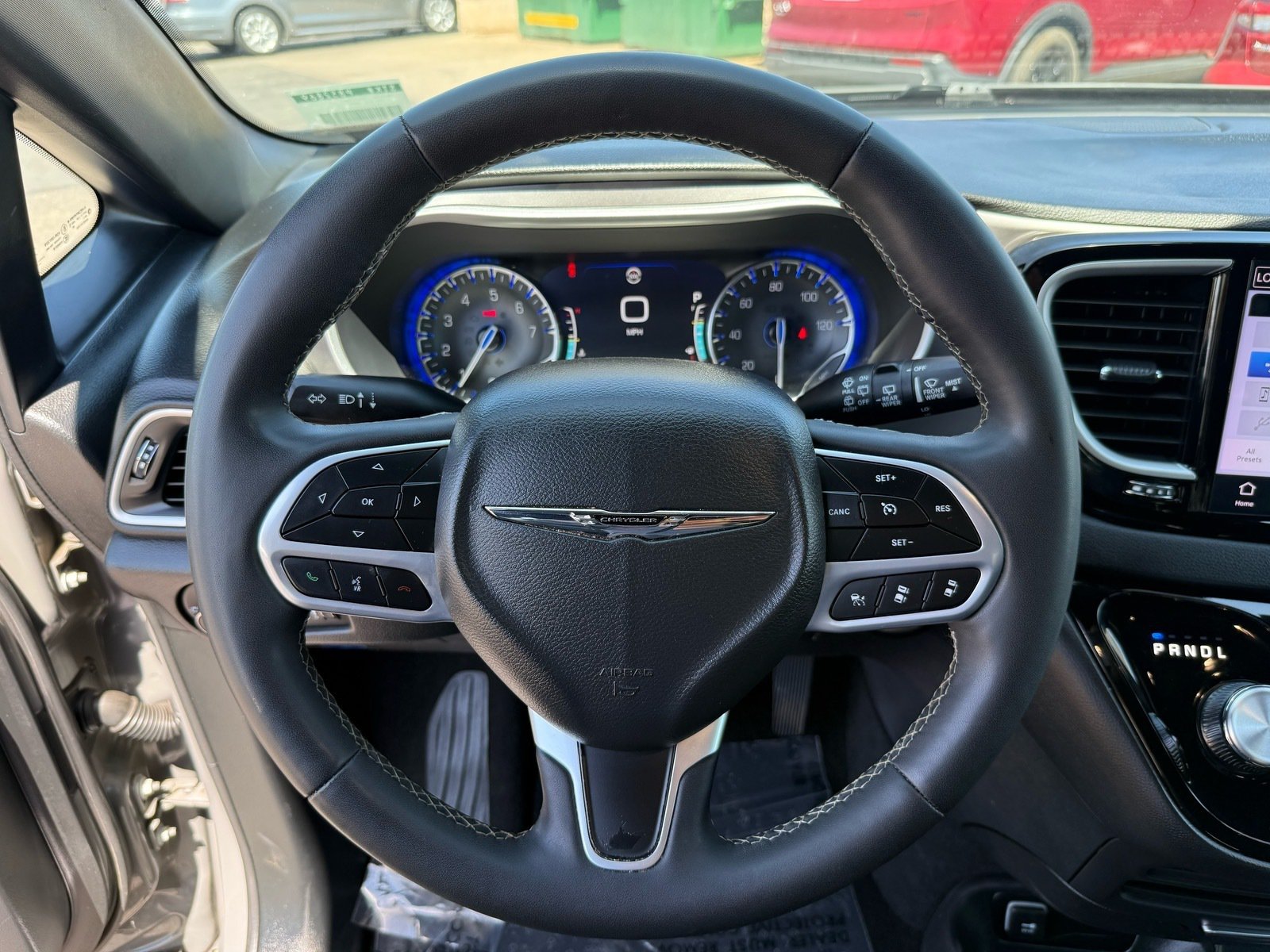 2025 Chrysler Pacifica Select — photo 15 thumbnail