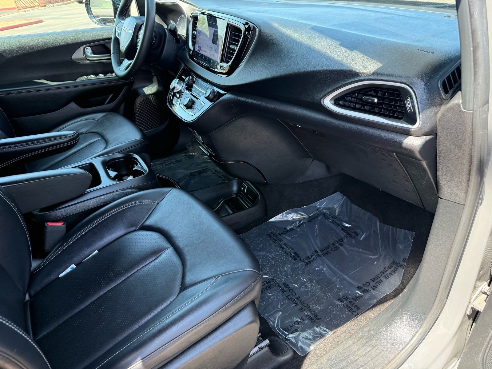 2025 Chrysler Pacifica Select — photo 29 thumbnail